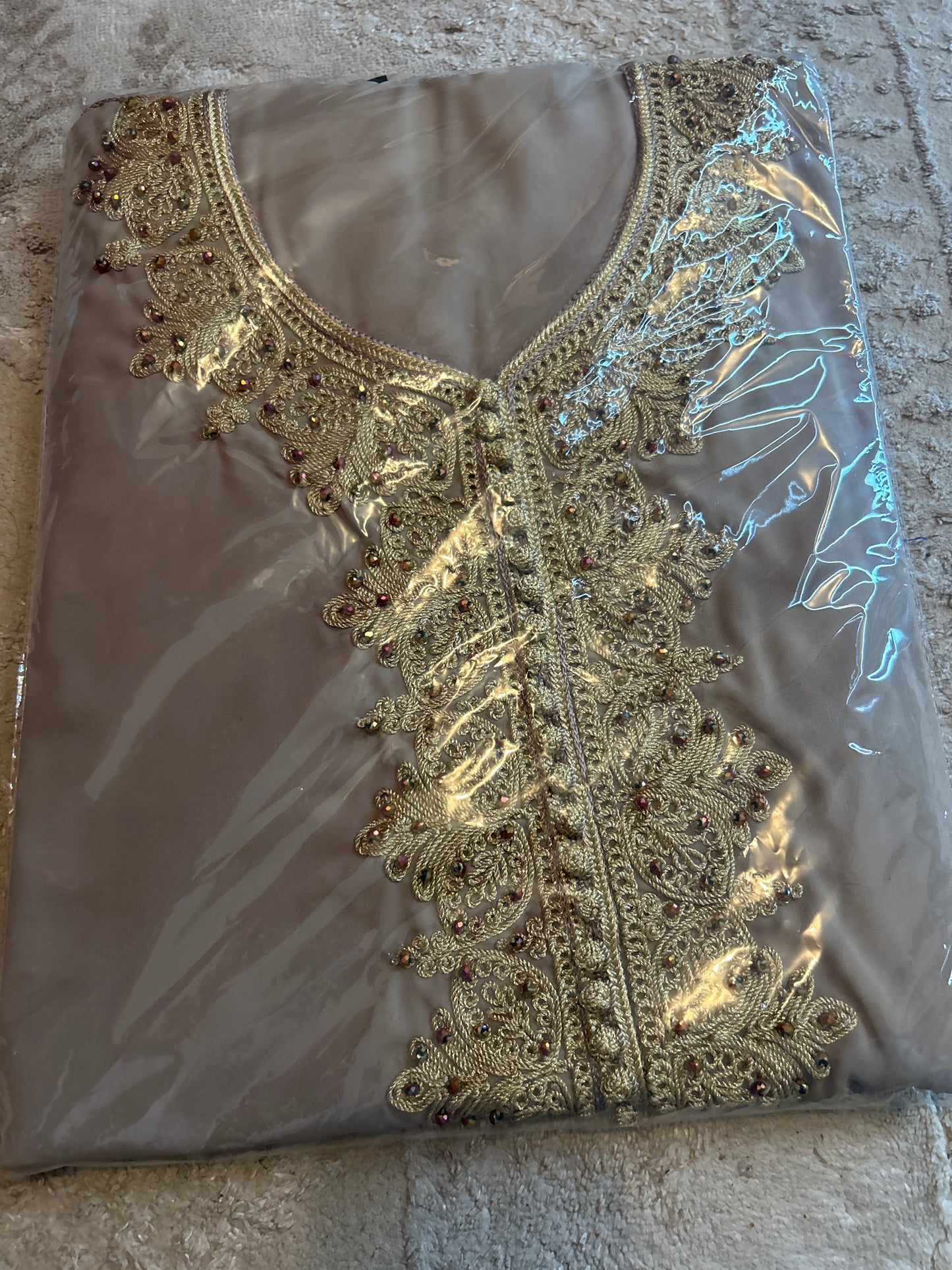 Caftan beige très classe