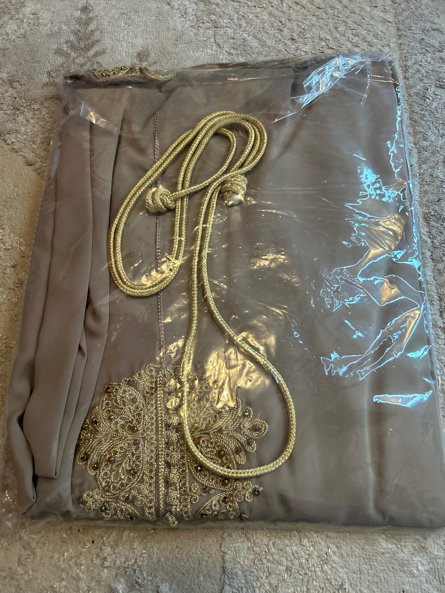Caftan beige très classe