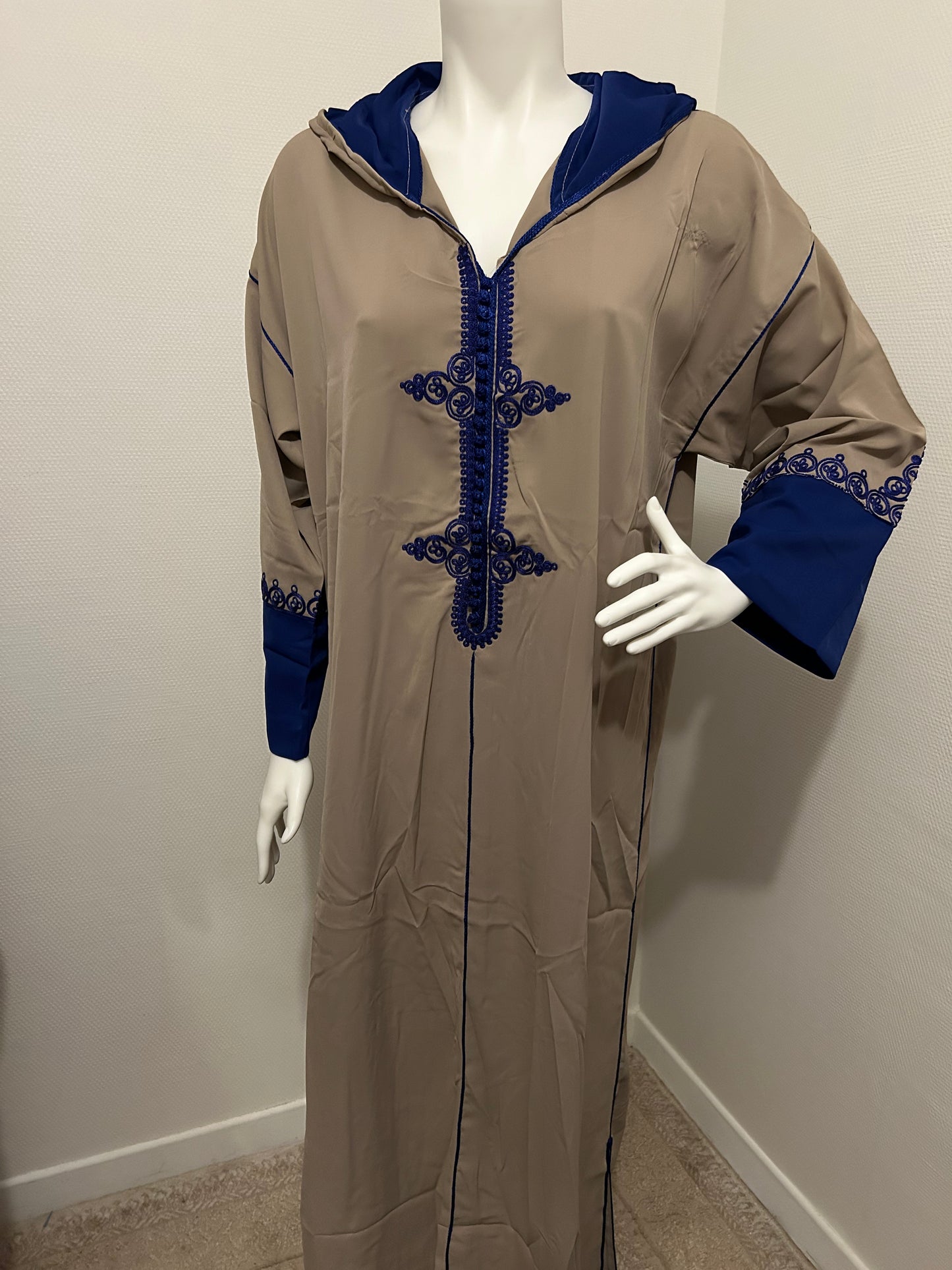 Djelaba mekhzania tissu crêpe de soie très classe