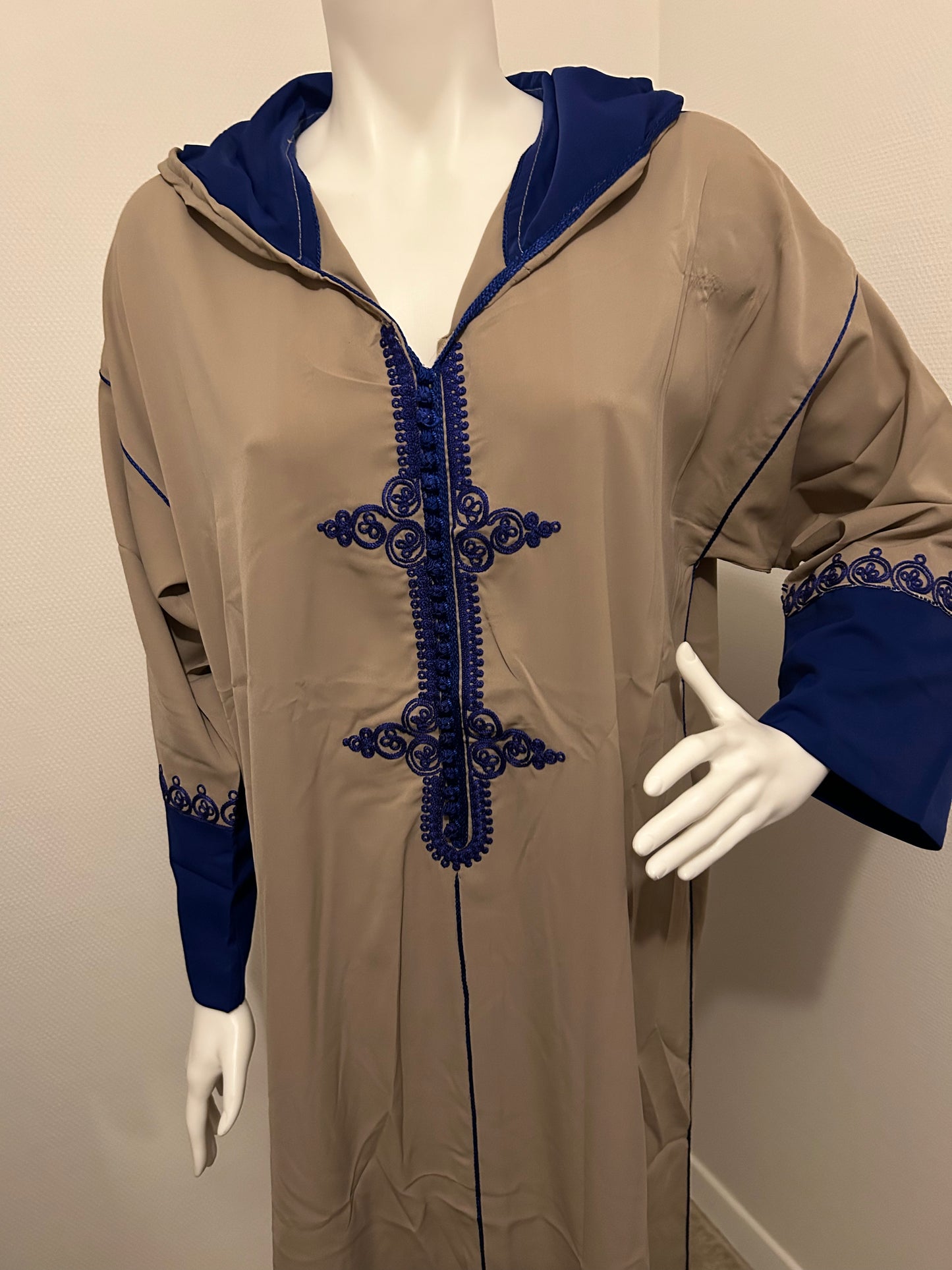 Djelaba mekhzania tissu crêpe de soie très classe