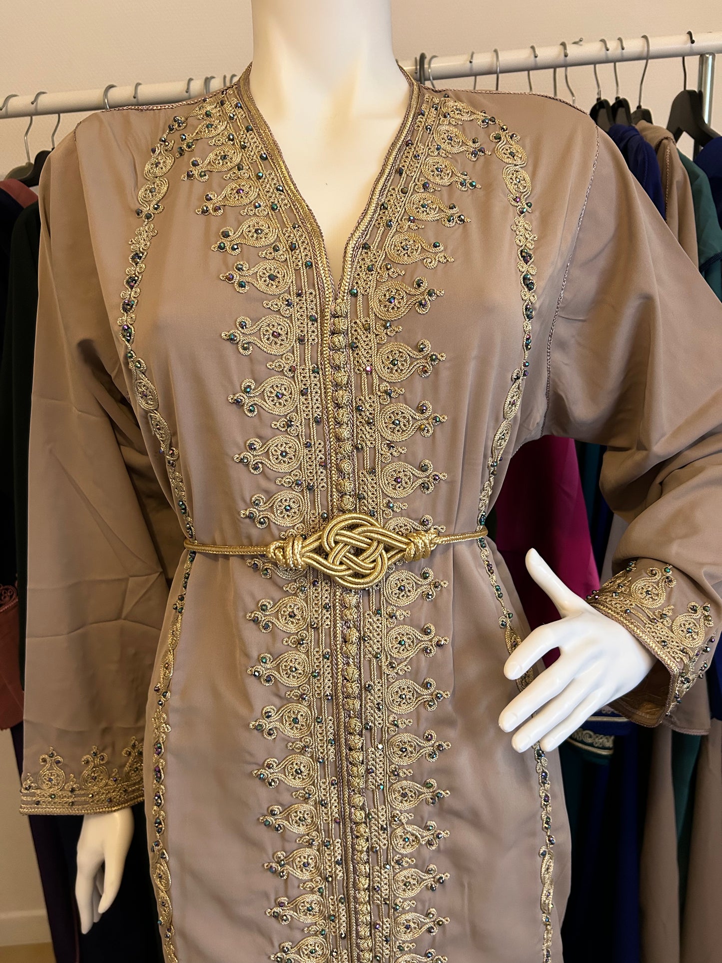 Caftan très classe + ceinture