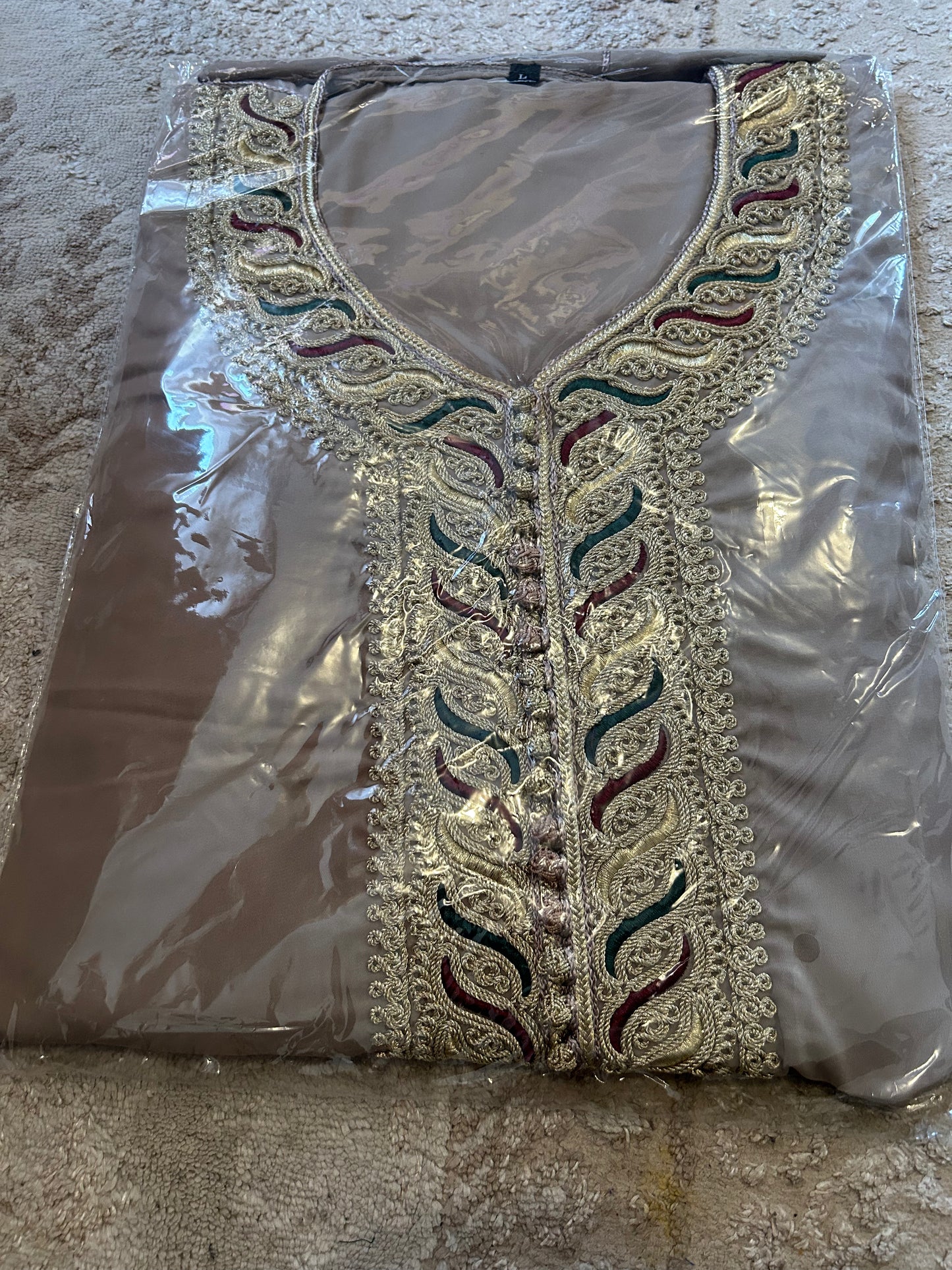Caftan beige crêp haute qualité très classe