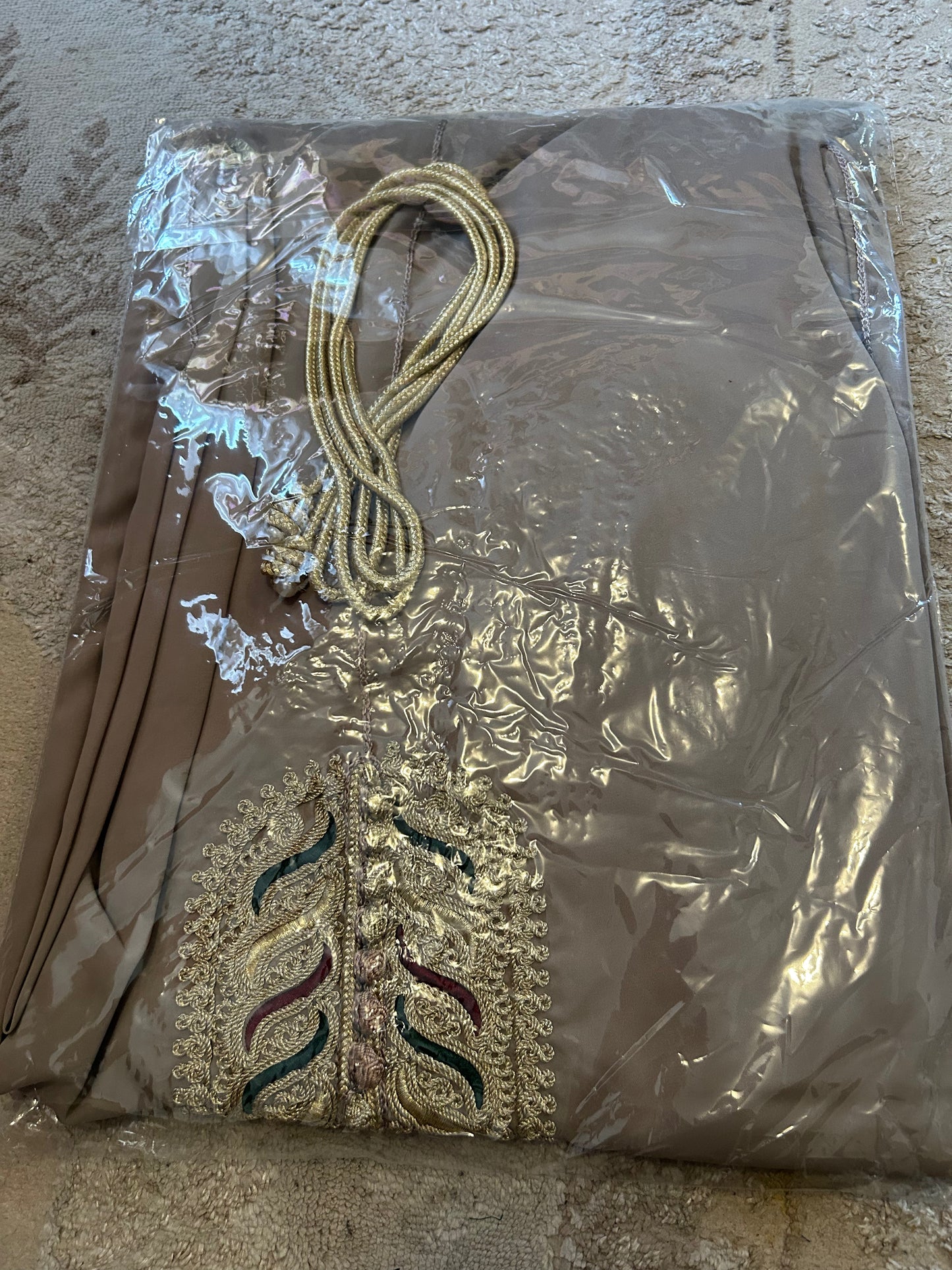 Caftan beige crêp haute qualité très classe