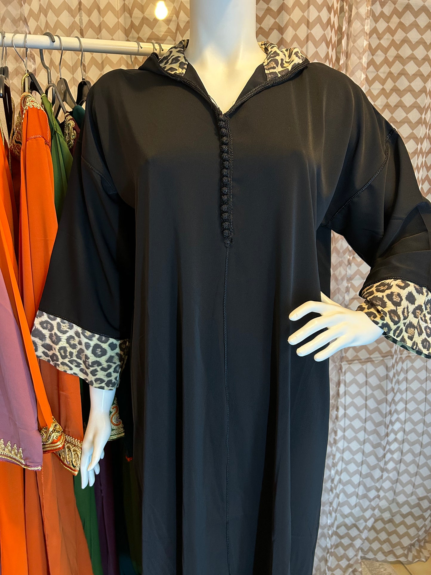 Nouveau modèle jellaba touche léopard noir