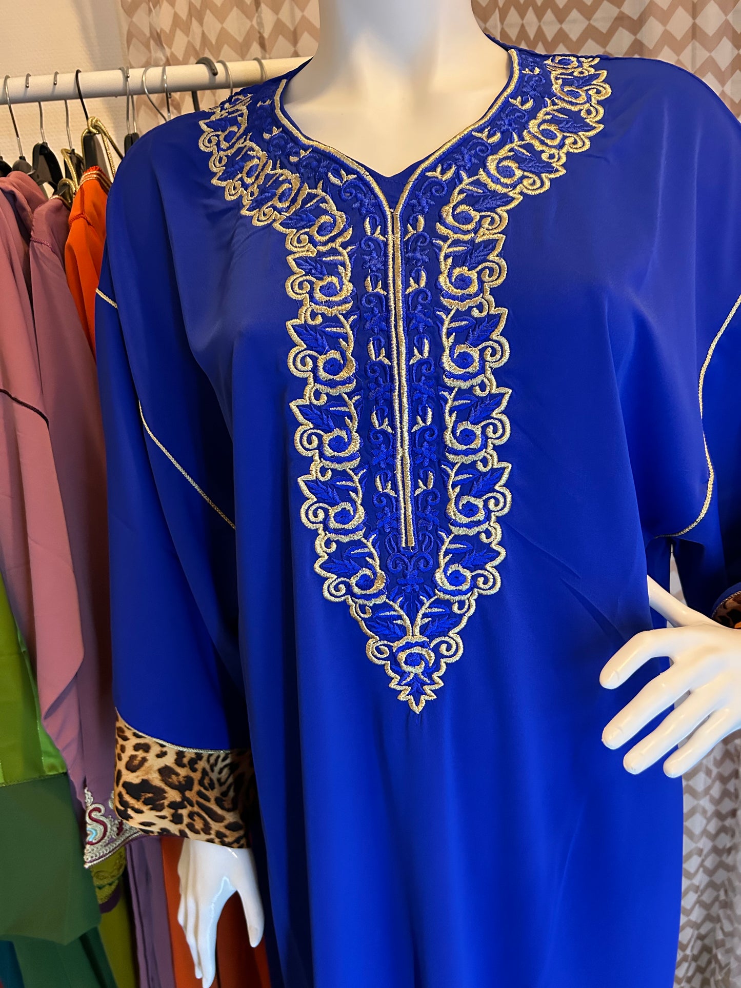 Nouveau modèle caftan touche léopard