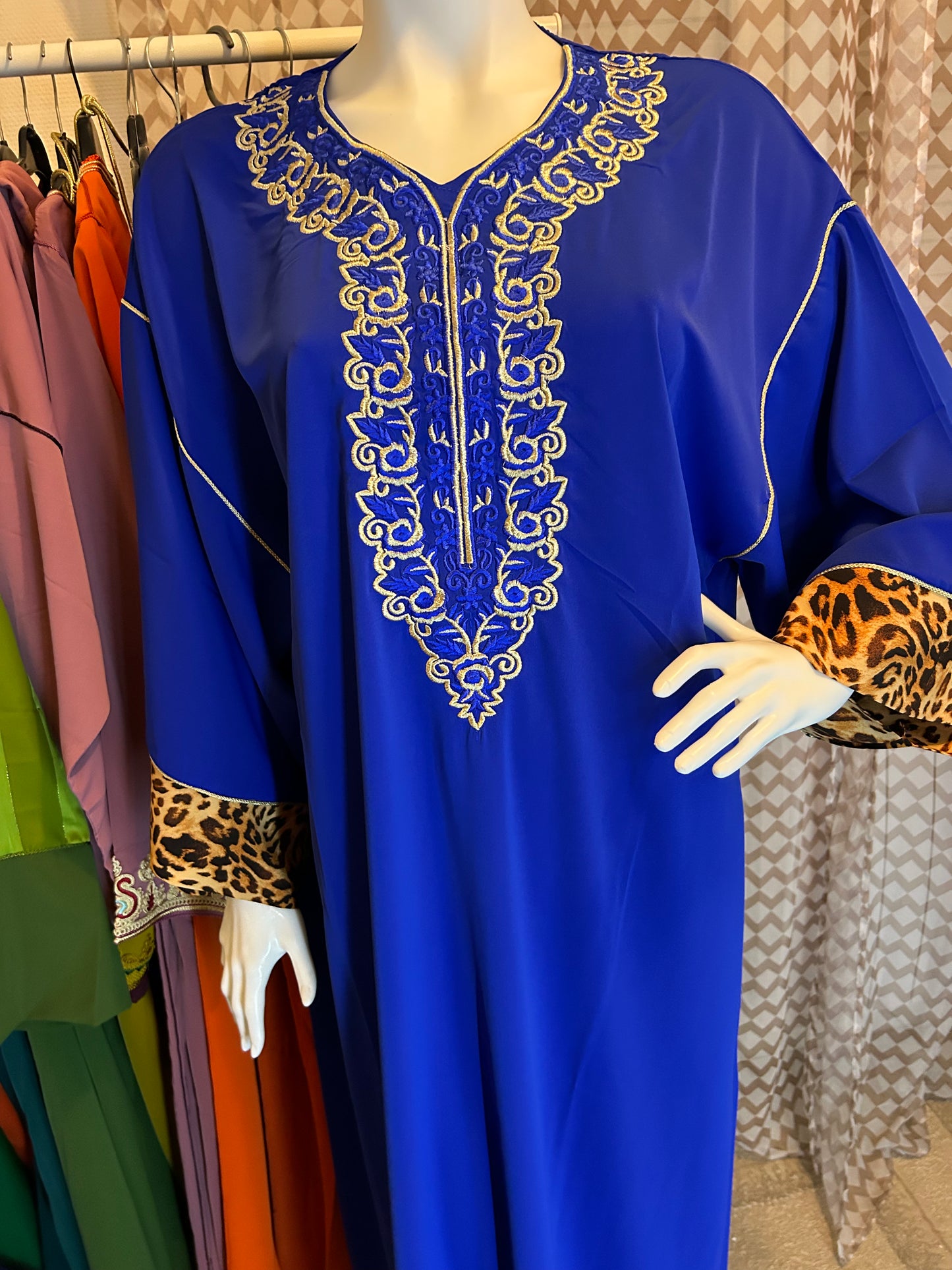 Nouveau modèle caftan touche léopard