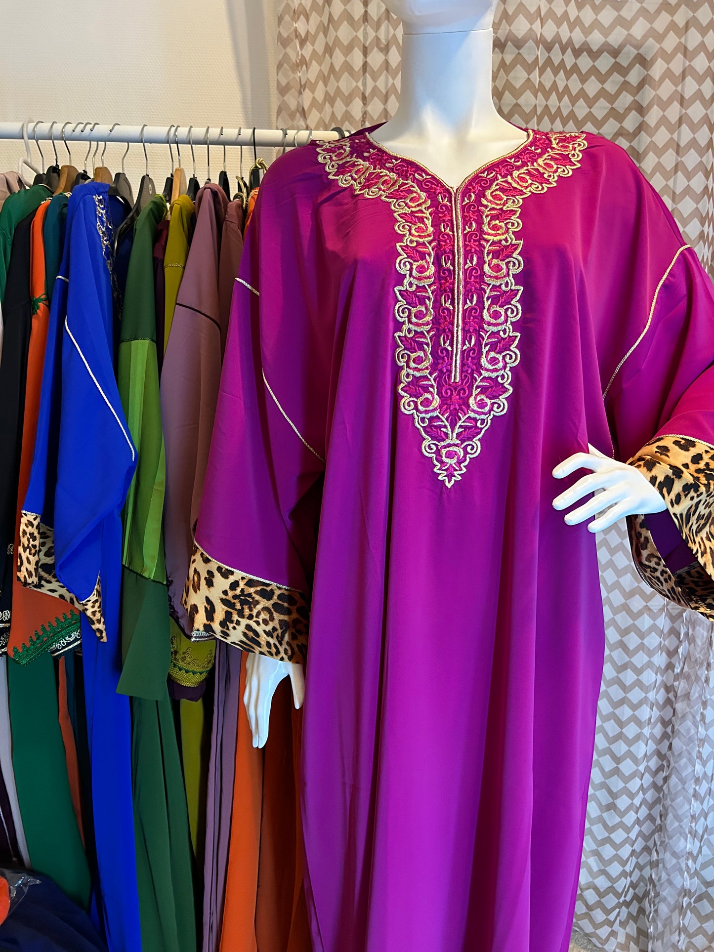 Nouveau modèle caftan touche léopard