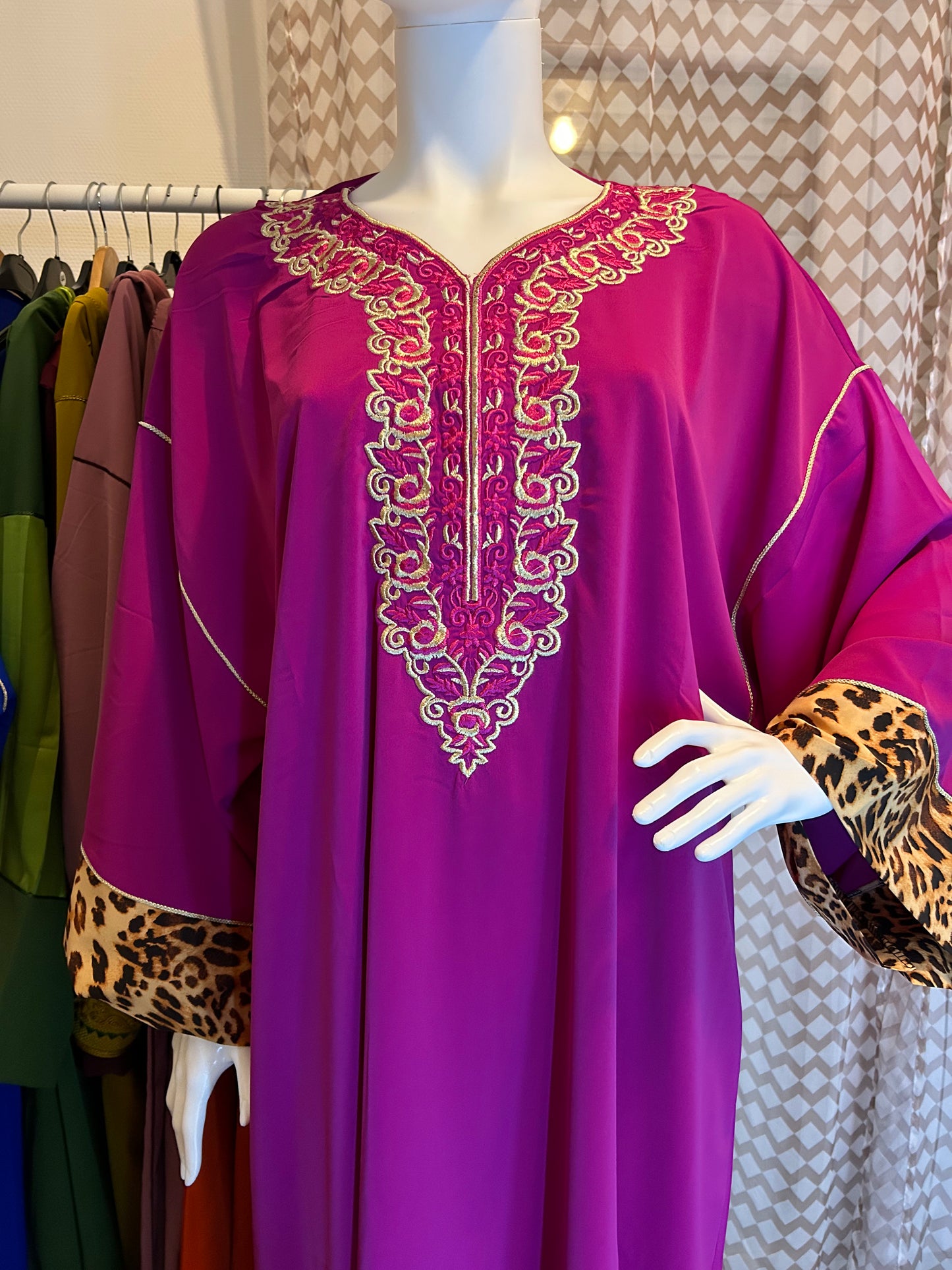 Nouveau modèle caftan touche léopard