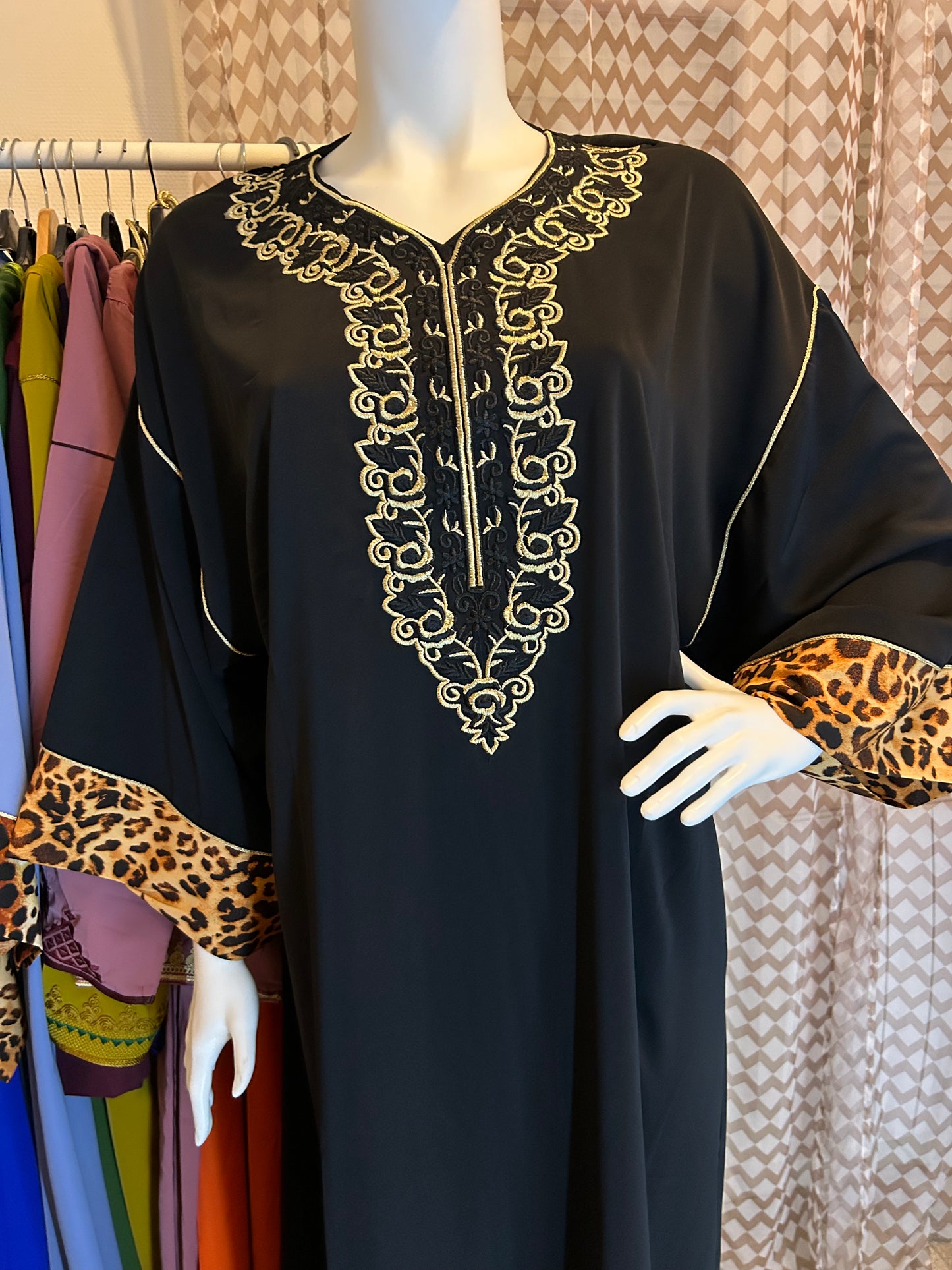 Nouveau modèle caftan touche léopard
