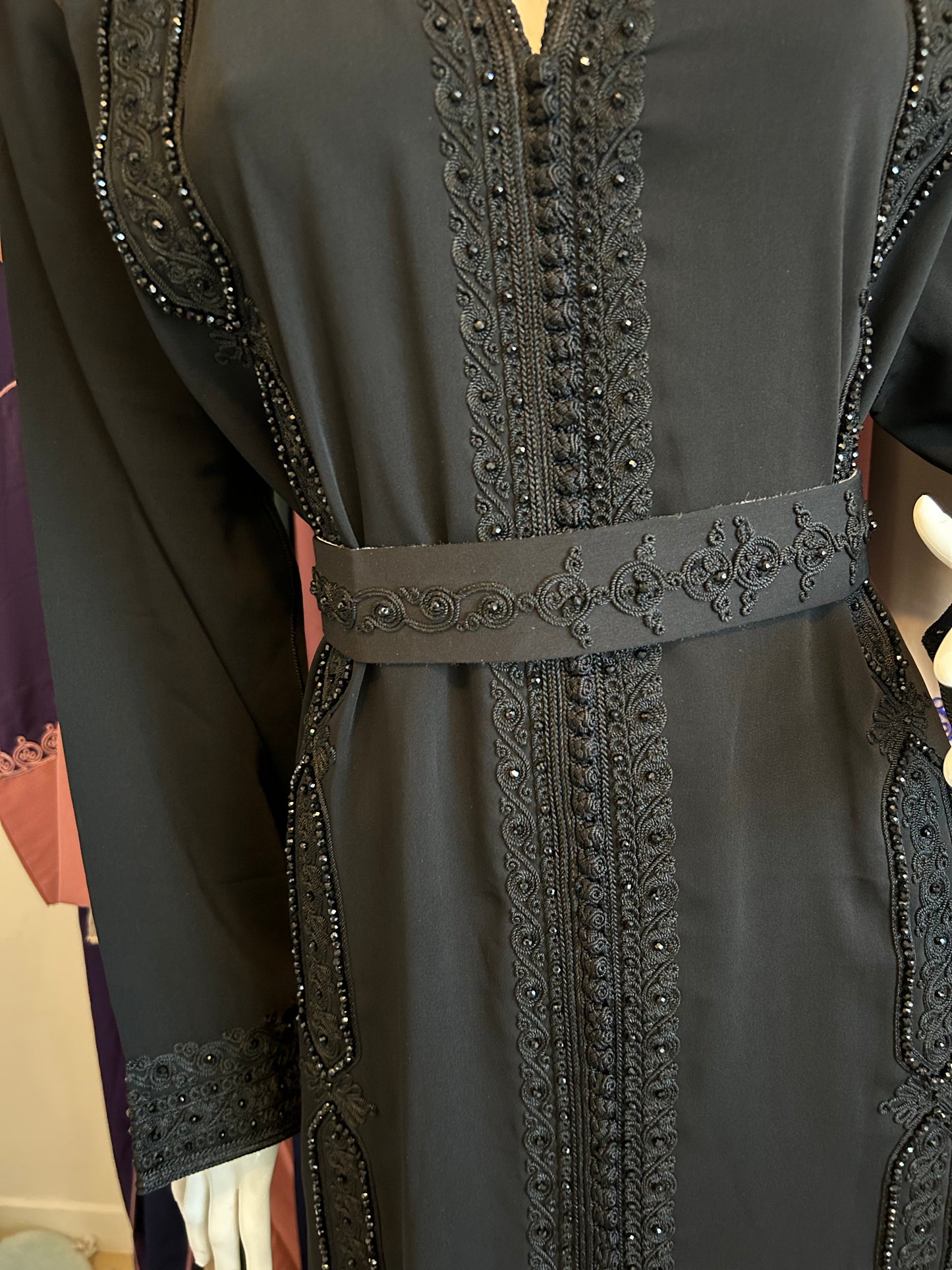 Caftan noir très luxe+ ceinture