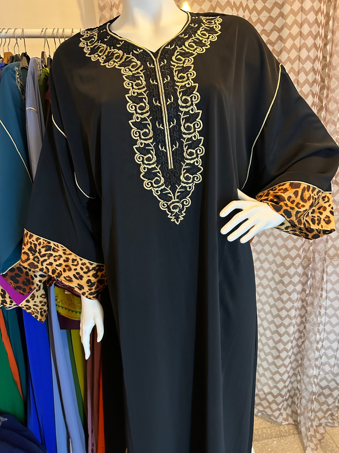 Nouveau modèle caftan  touche léopard